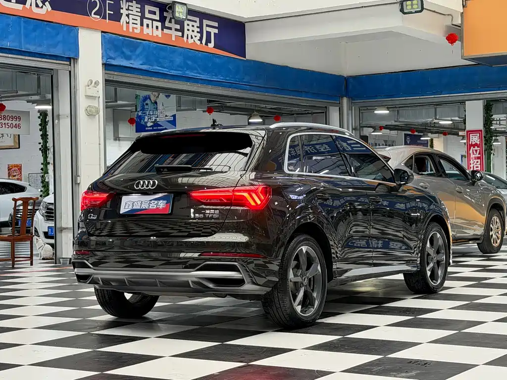 Audi Q3 — фото 19