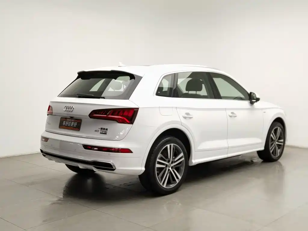 Audi Q5L — фото 2