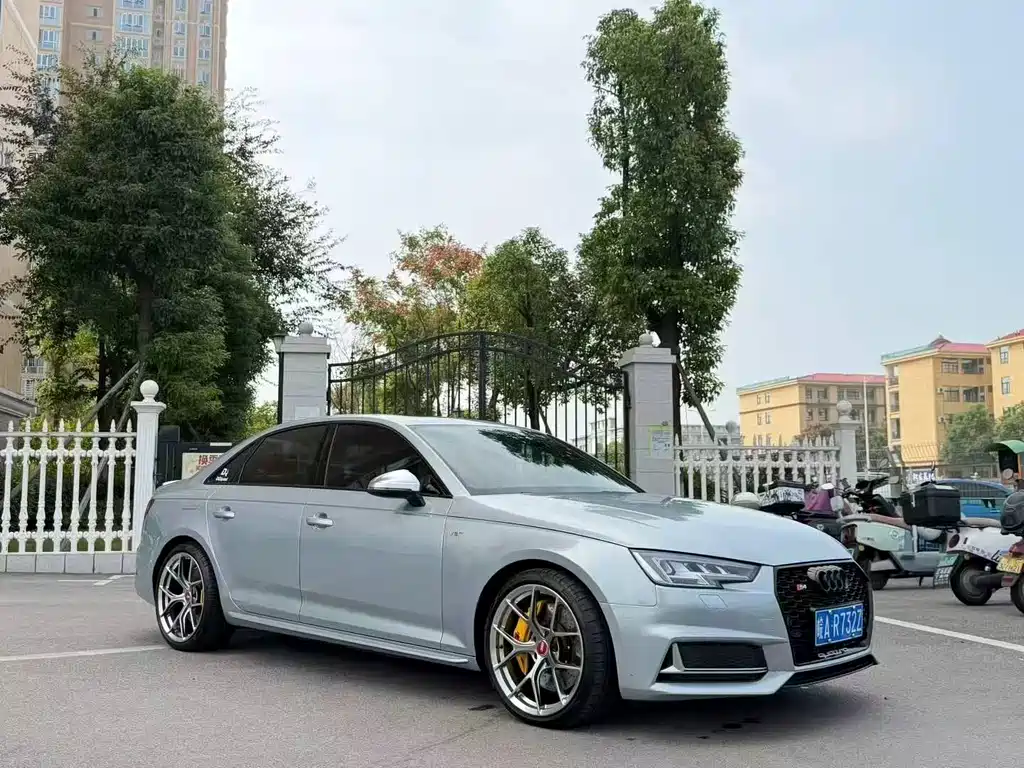 Audi S4 — фото 3