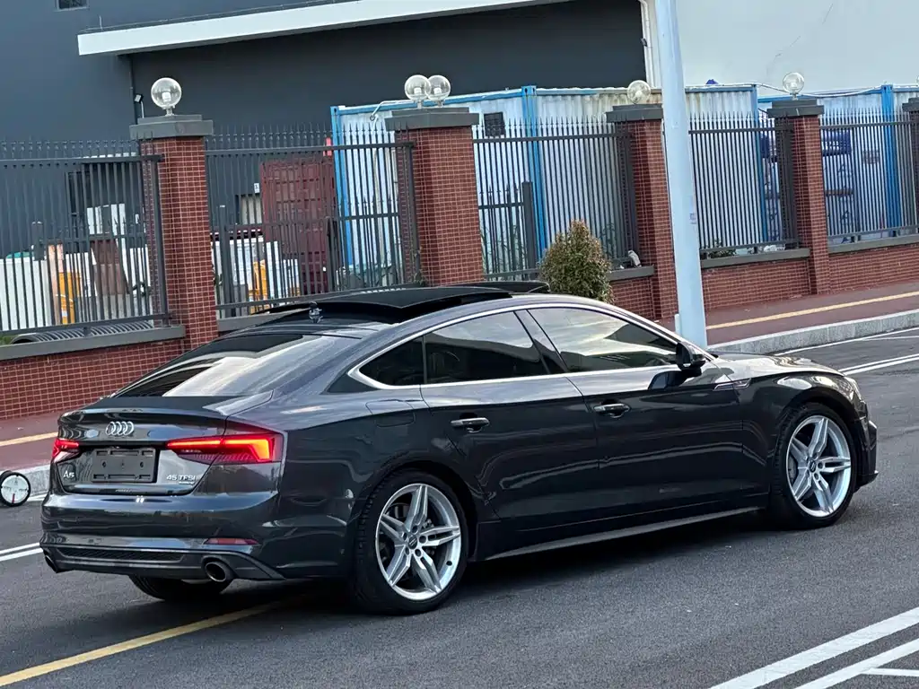 Audi A5 (Import) — фото 3