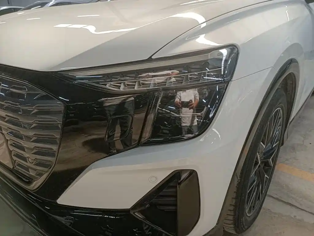 Audi Q5 e-tron — фото 24