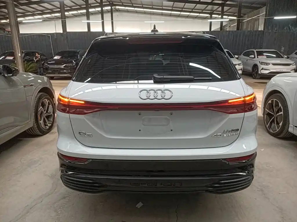 Audi Q5 e-tron — фото 6