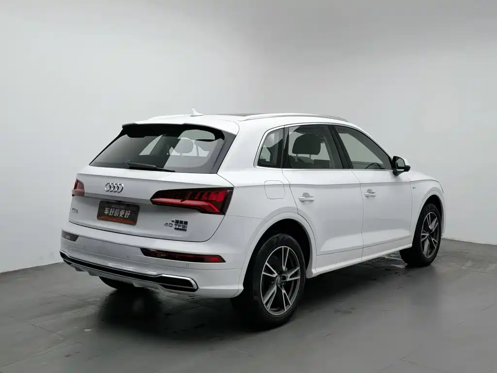 Audi Q5L — фото 2
