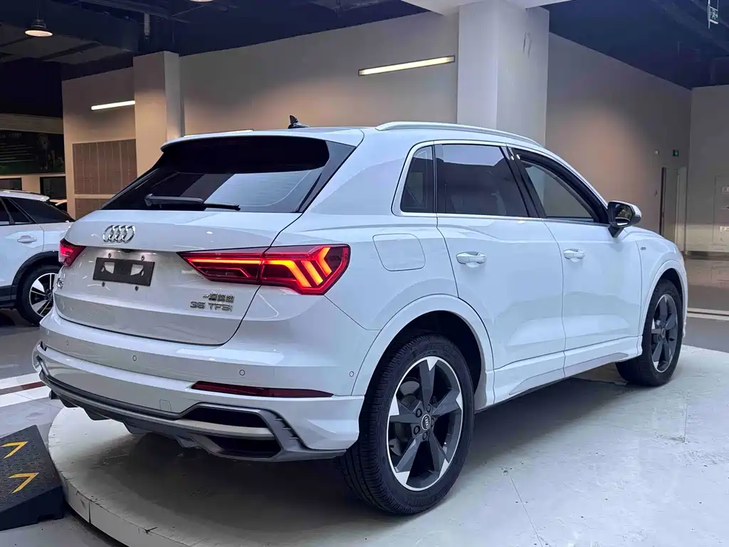 Audi Q3 — фото 6