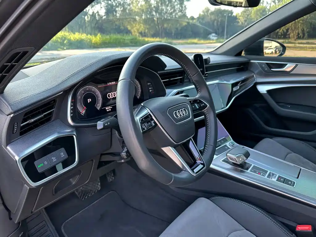 Audi A6L — фото 11