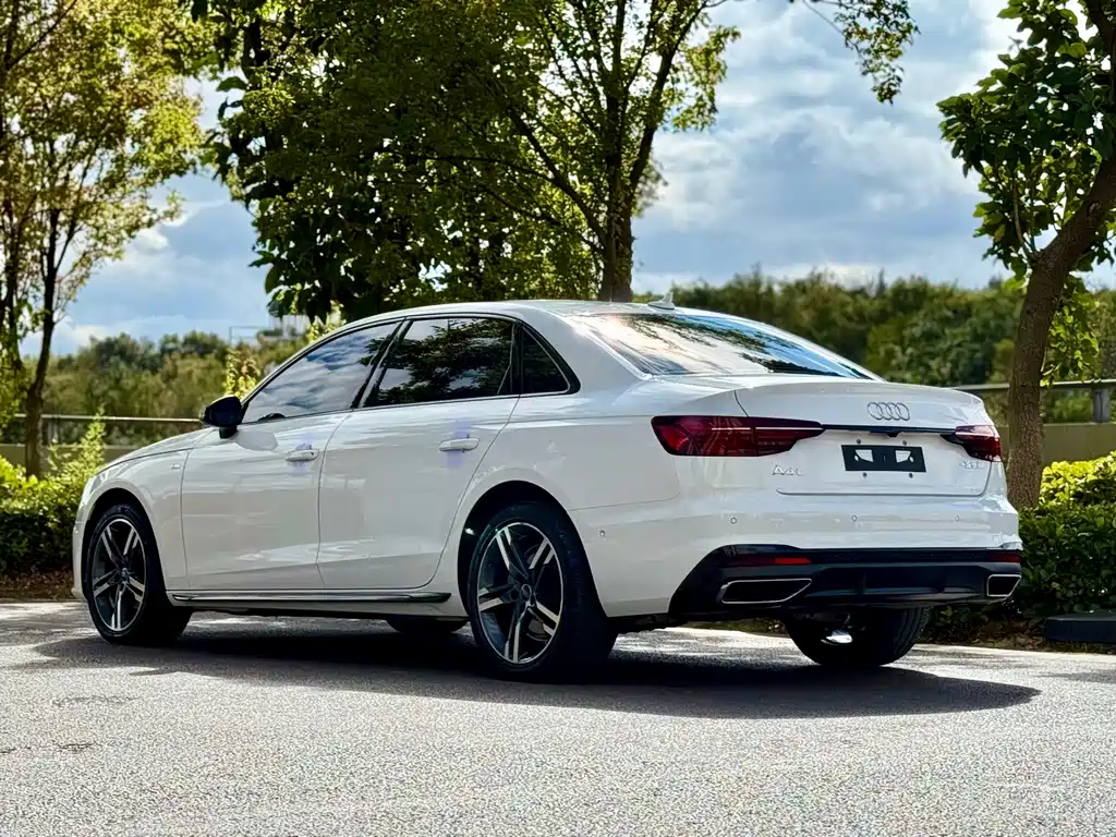 Audi A4L — фото 7