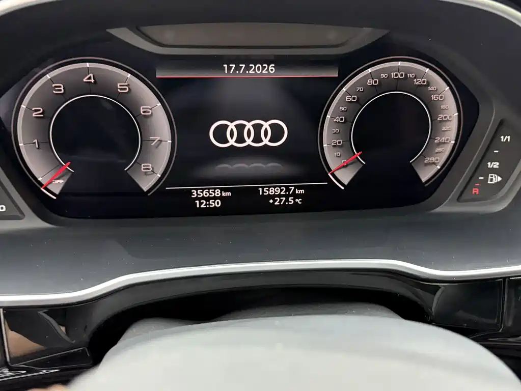 Audi Q3 — фото 11