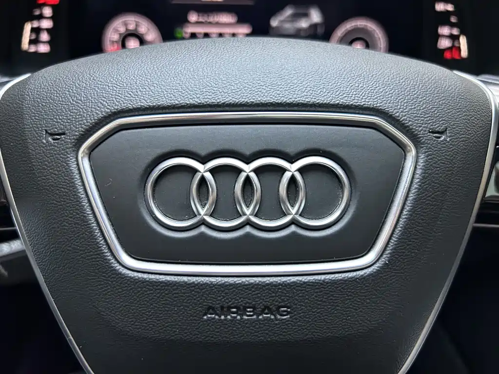 Audi A6L — фото 26