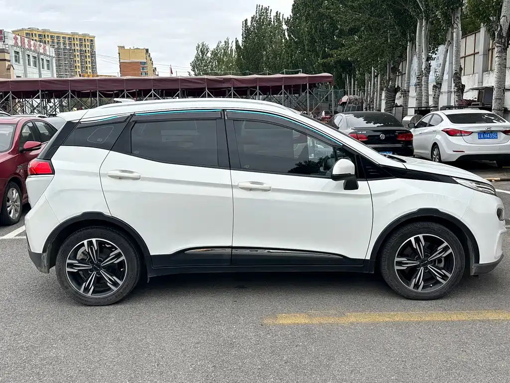BAIC EX3 — фото 3