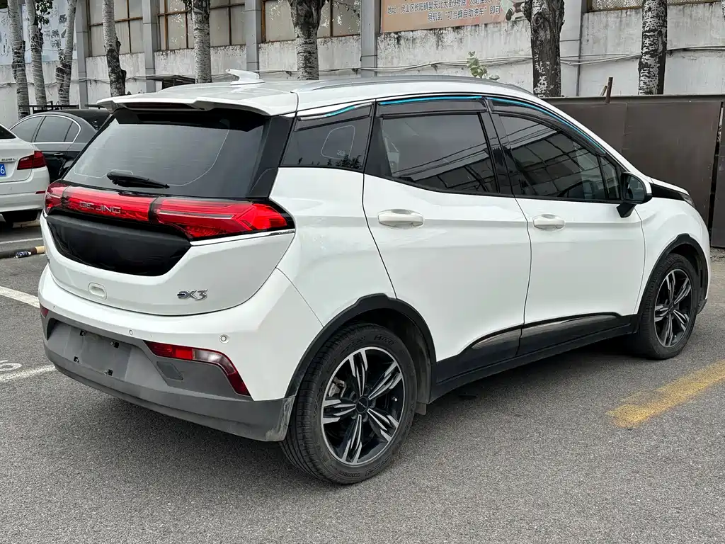BAIC EX3 — фото 4