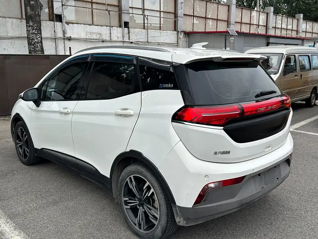 BAIC EX3 — фото 6