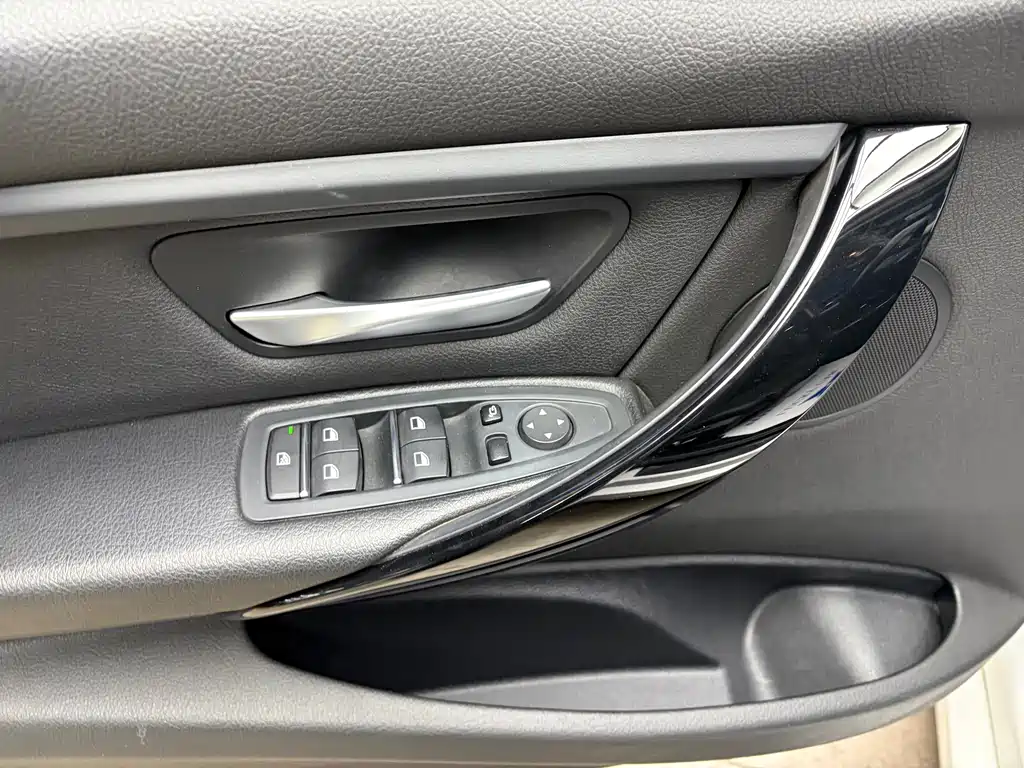 BMW 3 Series — фото 11
