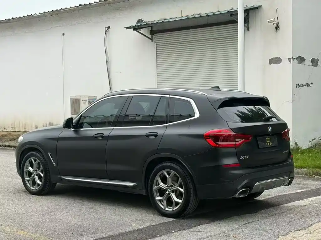 BMW X3 — фото 9