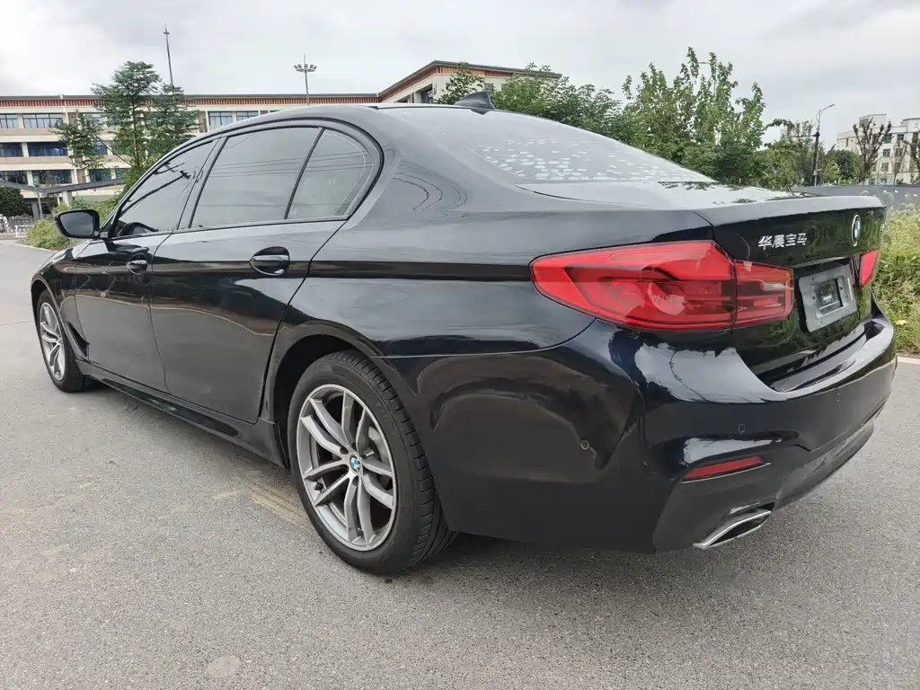BMW 5 Series — фото 4