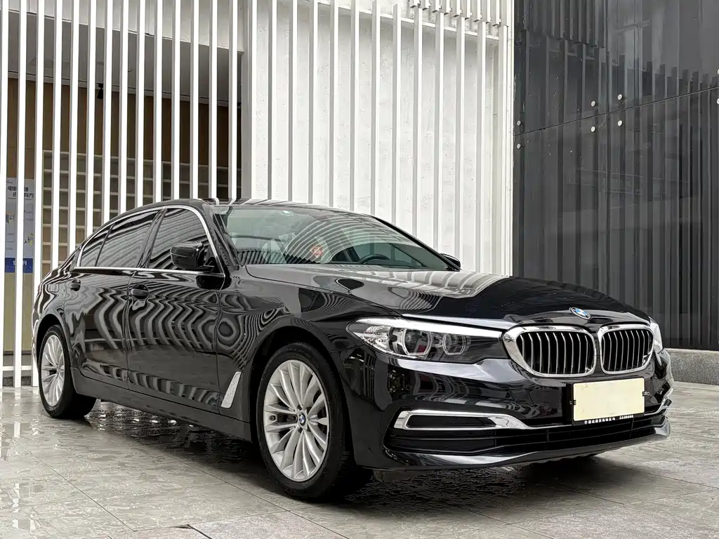 BMW 5 Series — фото 3