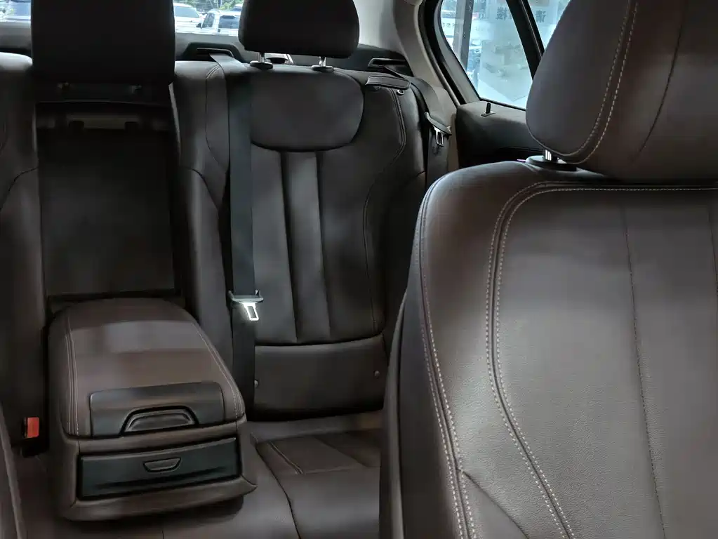 BMW 5 Series — фото 10
