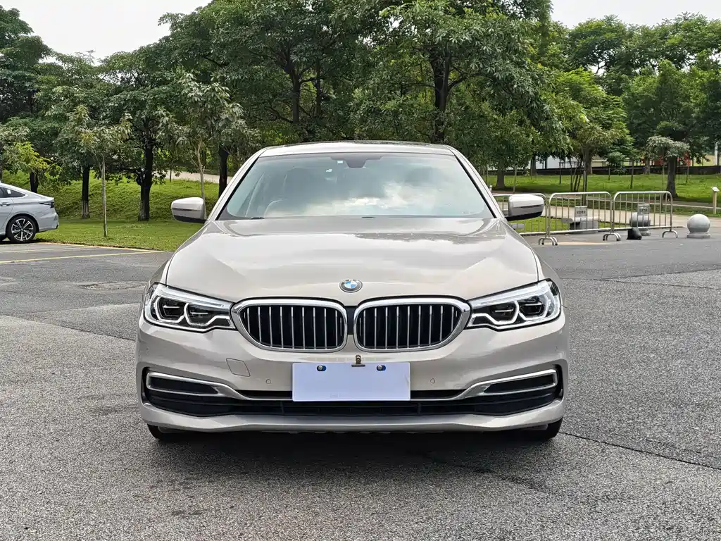 BMW 5 Series — фото 2