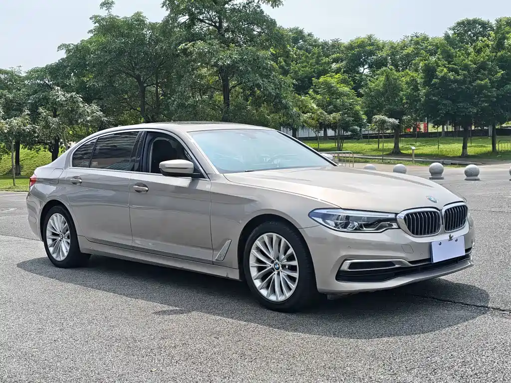 BMW 5 Series — фото 3