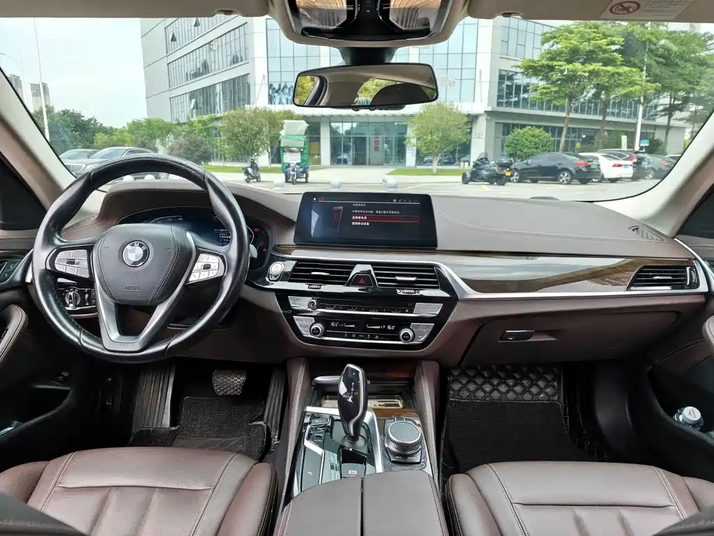 BMW 5 Series — фото 4