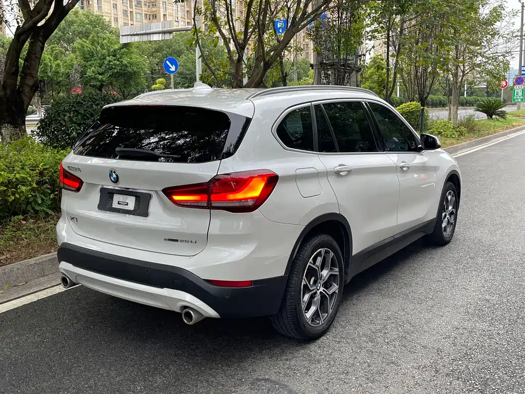 BMW X1 — фото 4