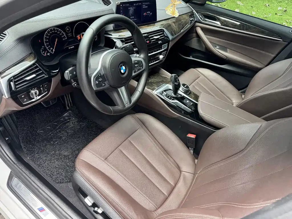 BMW 5 Series — фото 4