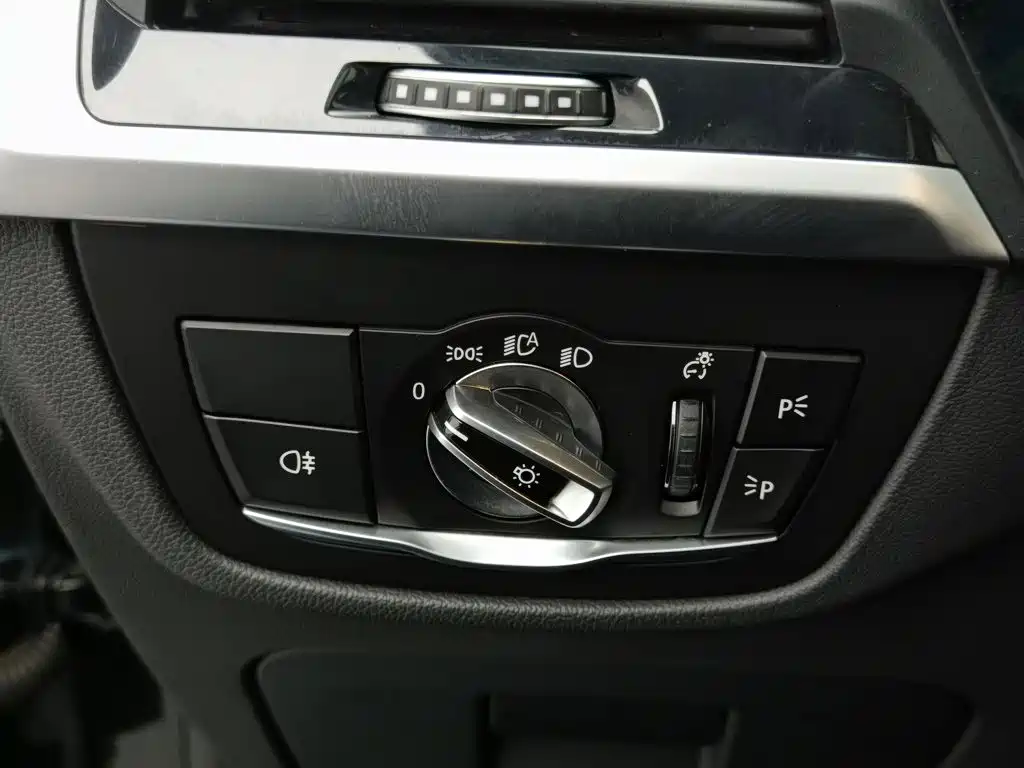 BMW X3 — фото 21