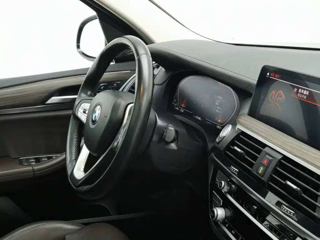 BMW X3 — фото 22