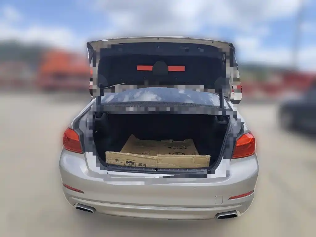 BMW 5 Series — фото 15