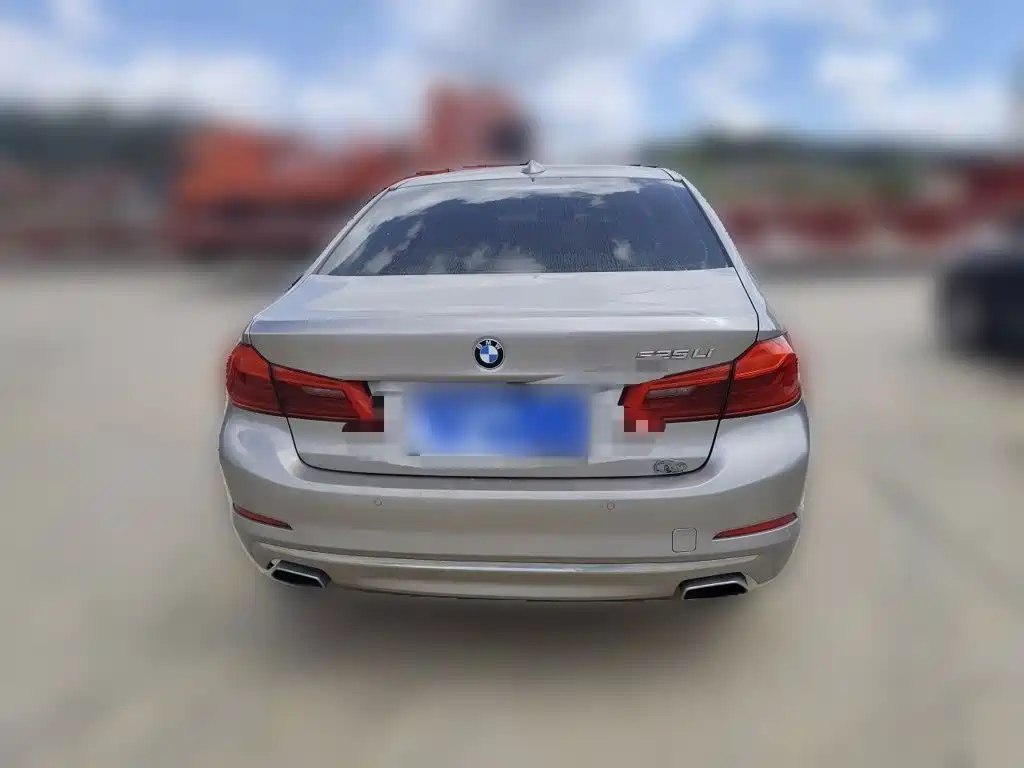 BMW 5 Series — фото 3