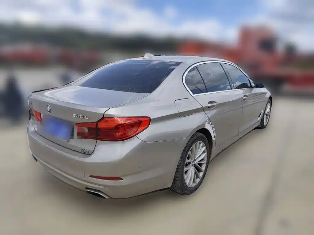 BMW 5 Series — фото 4