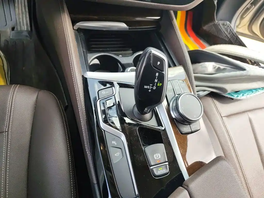 BMW 5 Series — фото 10