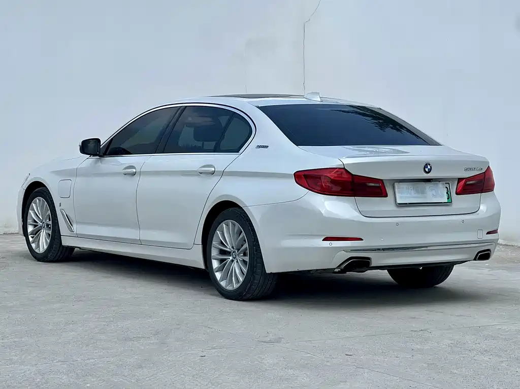 BMW 5 Series New Energy — фото 4
