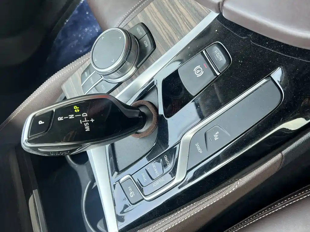 BMW 5 Series New Energy — фото 9