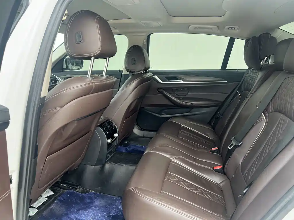 BMW 5 Series New Energy — фото 10