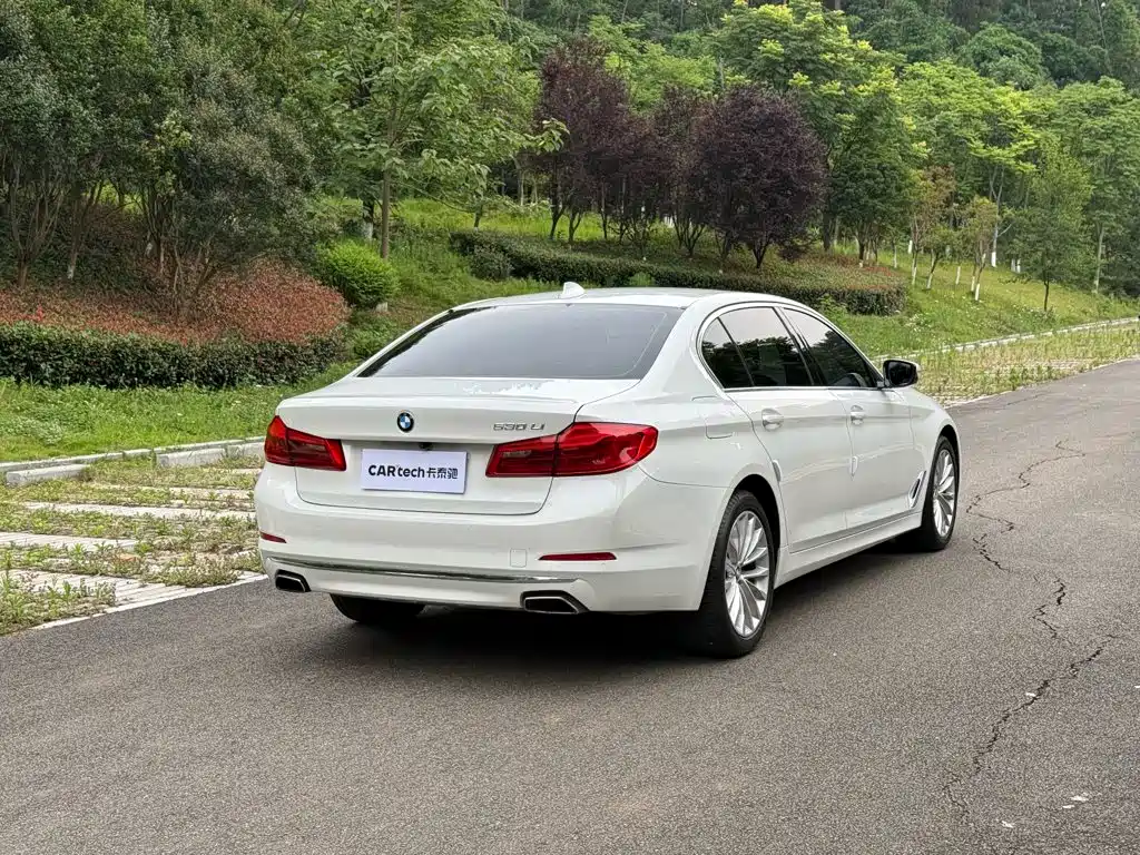 BMW 5 Series — фото 4