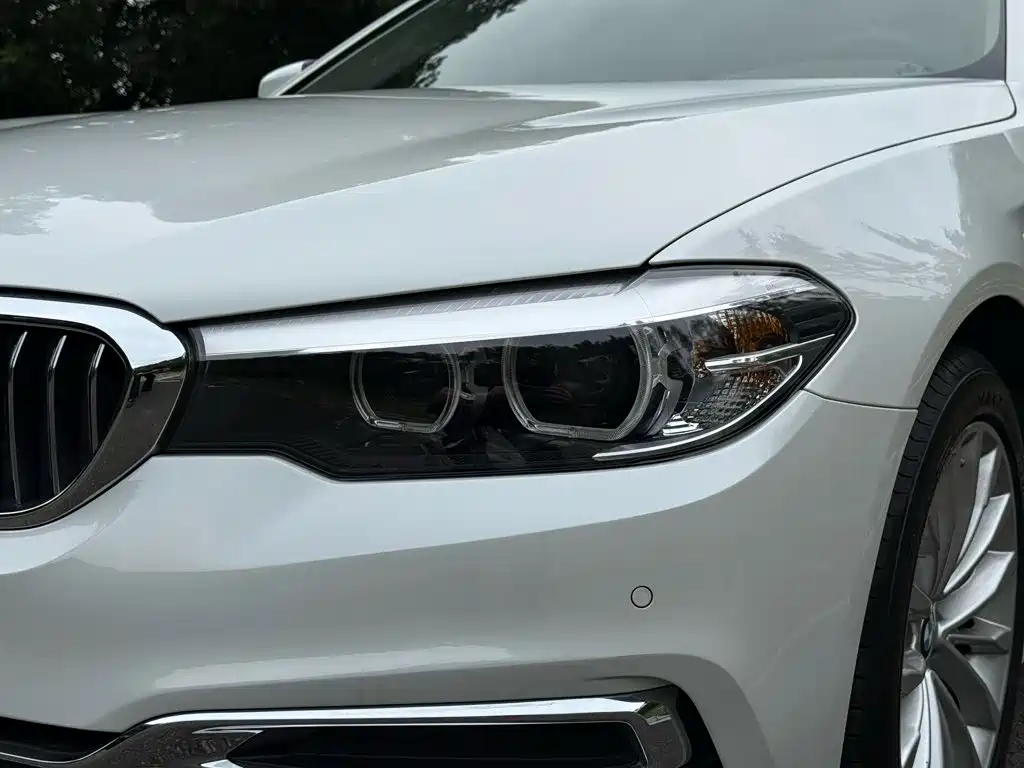 BMW 5 Series — фото 10