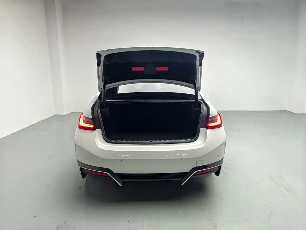 BMW i3 — фото 7