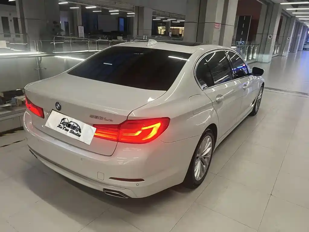 BMW 5 Series New Energy — фото 9
