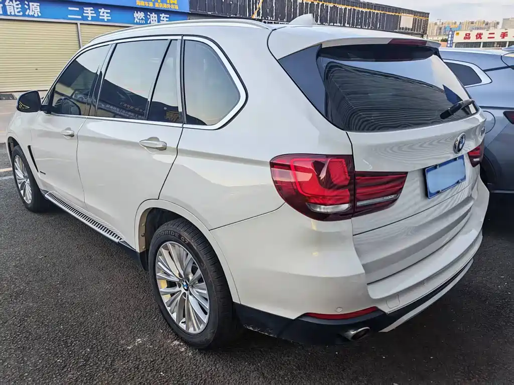 BMW X5 (Import) — фото 2