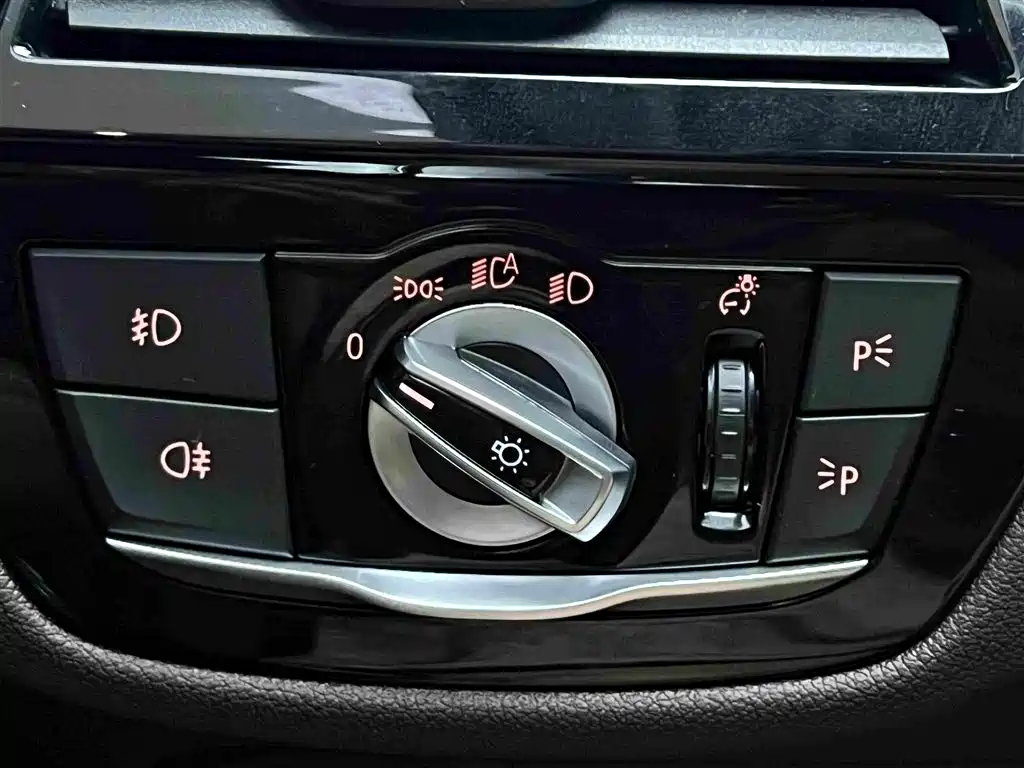 BMW 5 Series — фото 15