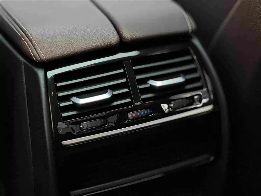 BMW 5 Series — фото 19