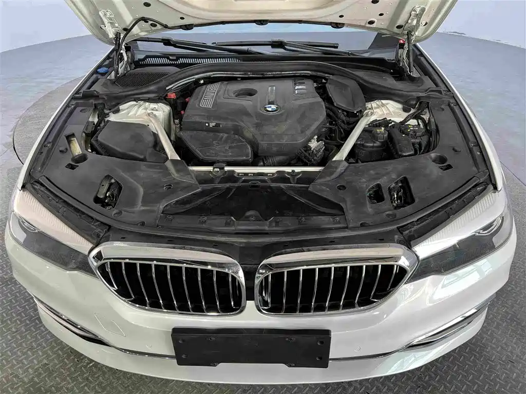BMW 5 Series — фото 22