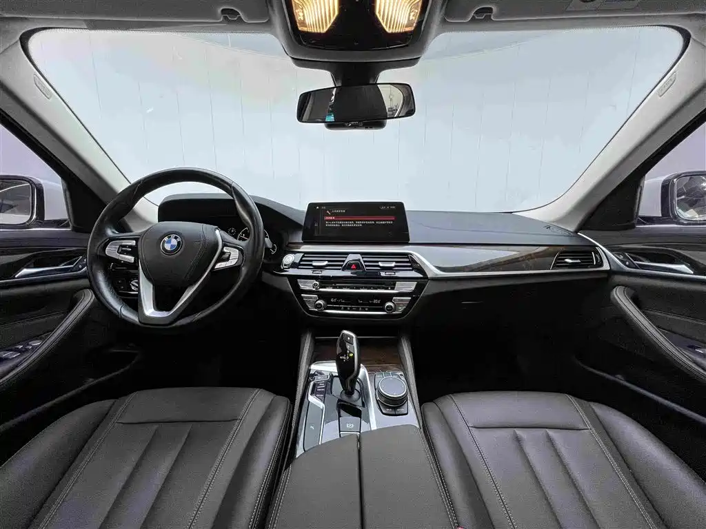 BMW 5 Series — фото 6