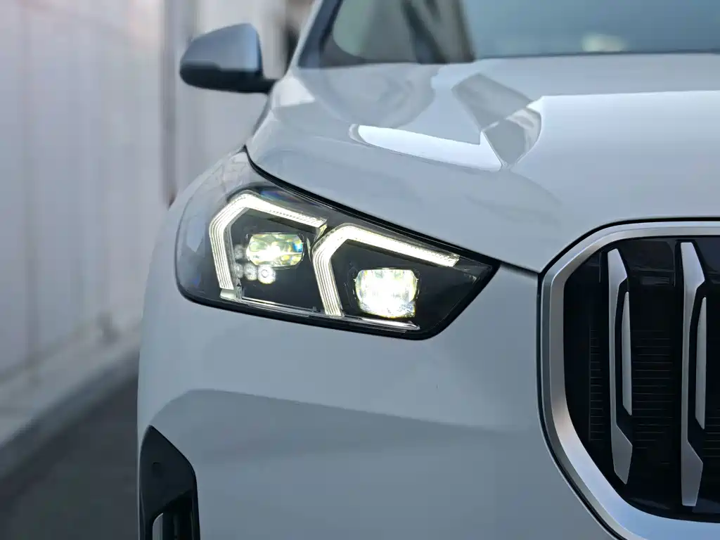 BMW X1 — фото 7