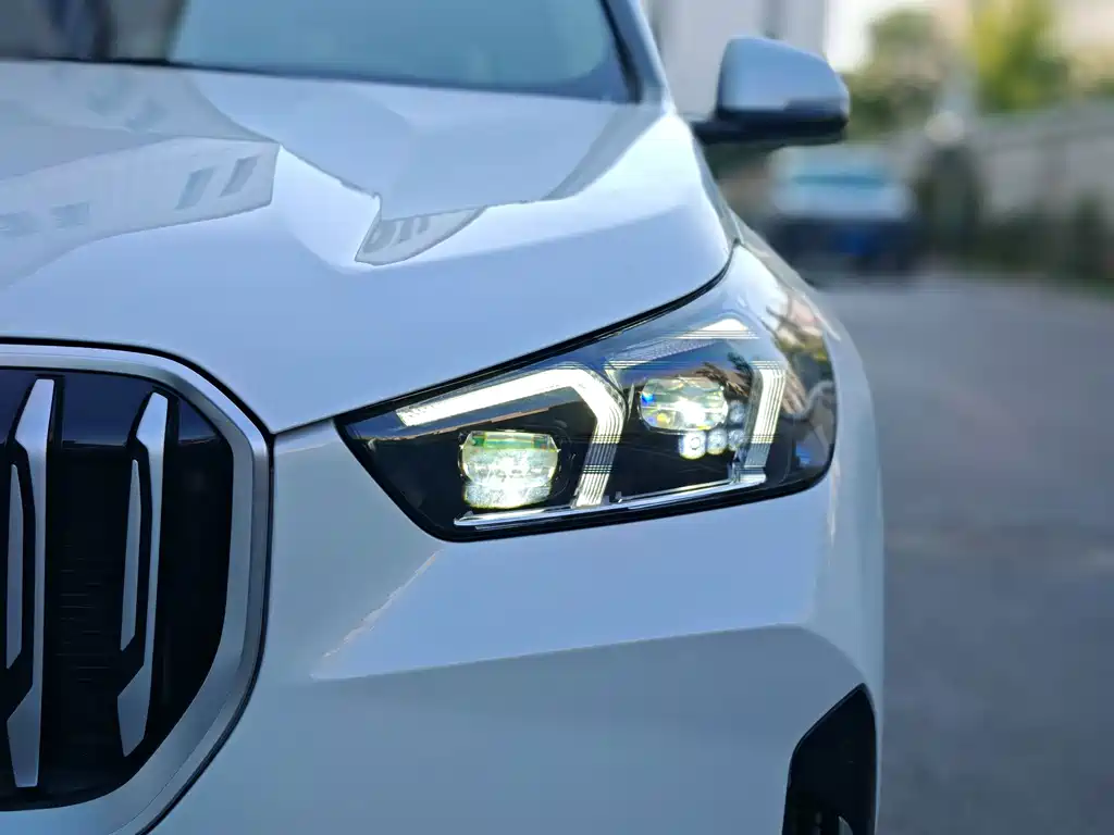 BMW X1 — фото 8