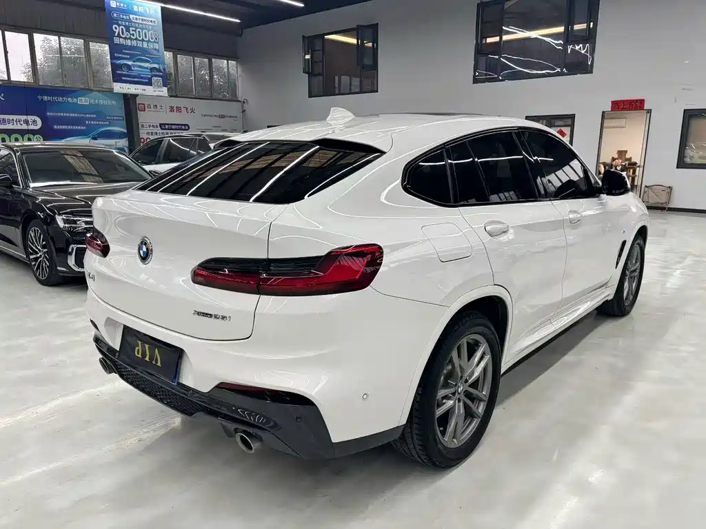 BMW X4 — фото 4