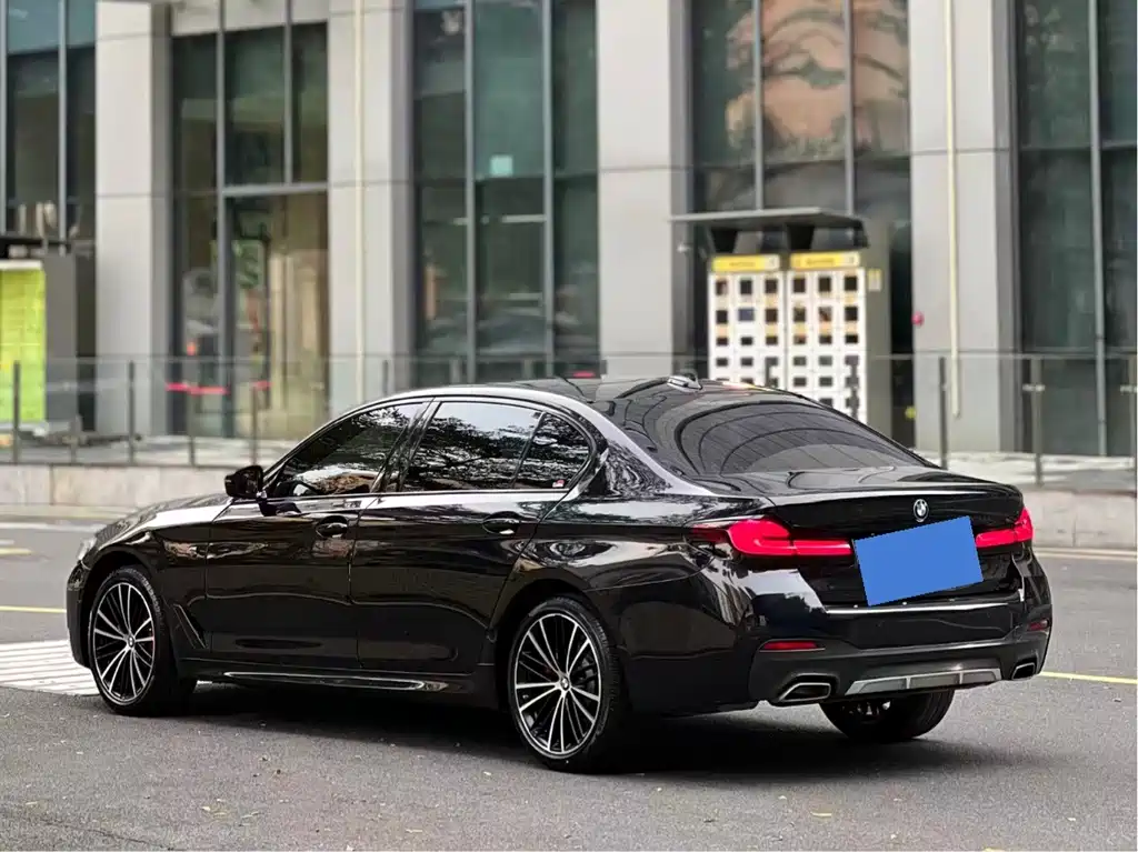 BMW 5 Series — фото 4