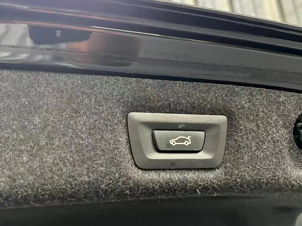 BMW 5 Series — фото 10