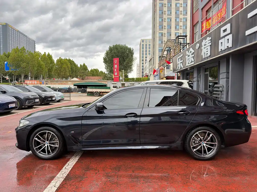 BMW 5 Series (Import) — фото 3