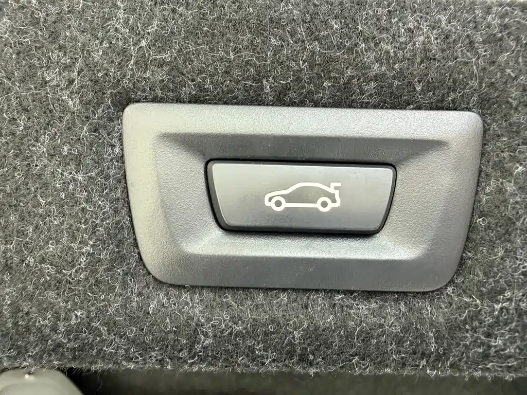 BMW 5 Series — фото 15